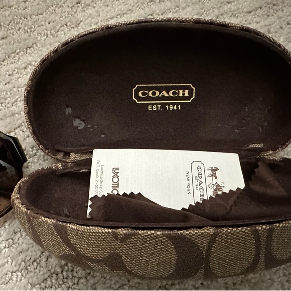 Coach sunglasses with case. Excellent condition - Picture 3 of 5